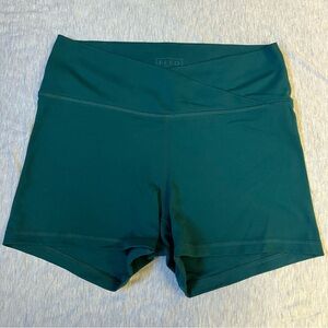Fleo V-Waist Shorts